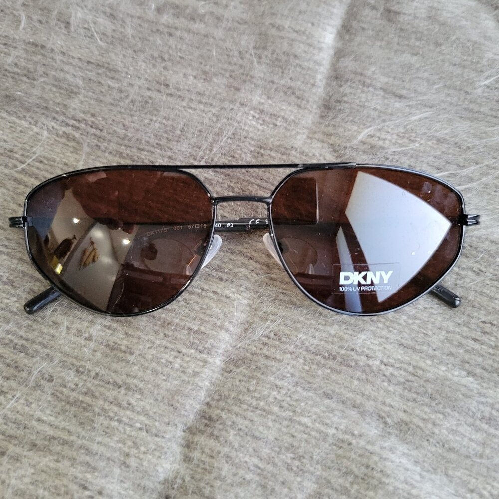 DKNY Women's Dk117s Pilot Sunglasses